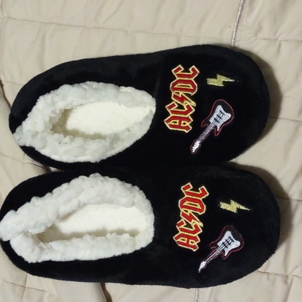 🌞  Women's AC/DC slippers like new fits size 8-9
